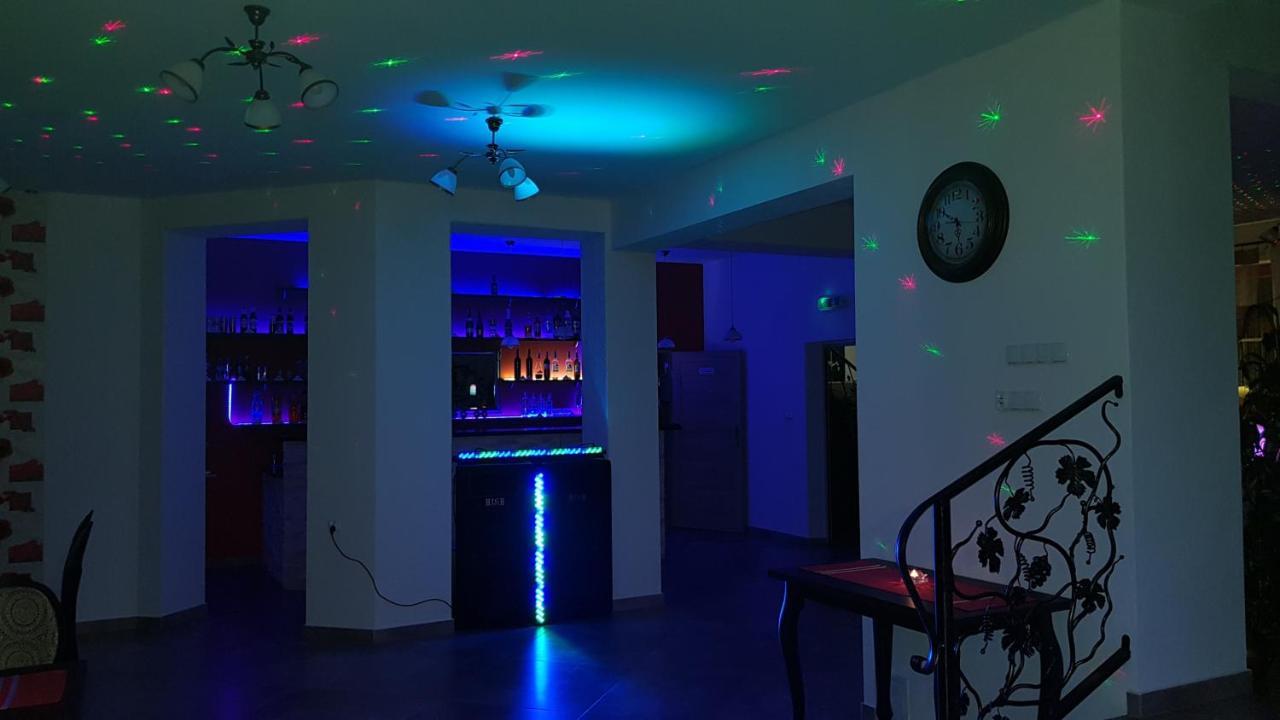 Potok 5 Hotel Zloczew Kültér fotó