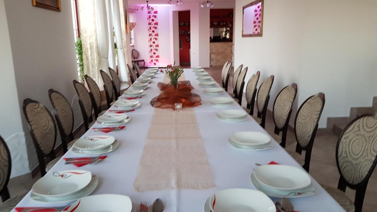 Potok 5 Hotel Zloczew Kültér fotó