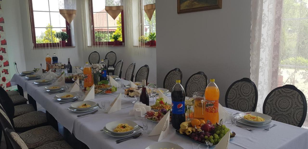 Potok 5 Hotel Zloczew Kültér fotó