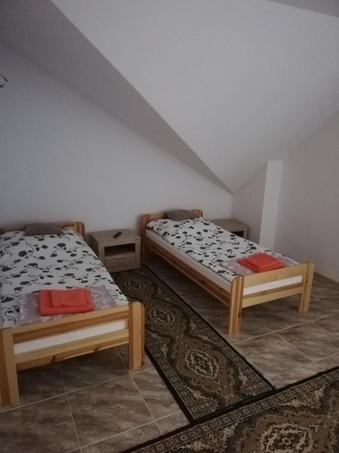 Potok 5 Hotel Zloczew Kültér fotó