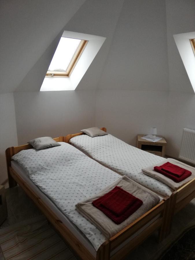 Potok 5 Hotel Zloczew Kültér fotó
