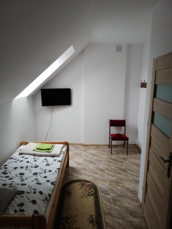 Potok 5 Hotel Zloczew Kültér fotó