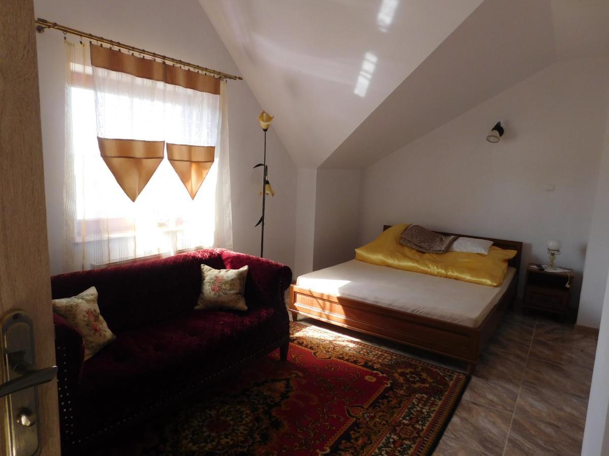 Potok 5 Hotel Zloczew Kültér fotó