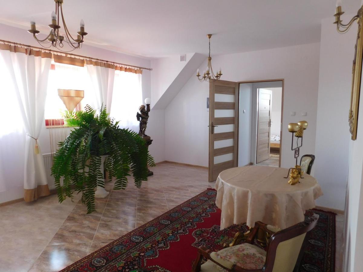 Potok 5 Hotel Zloczew Kültér fotó