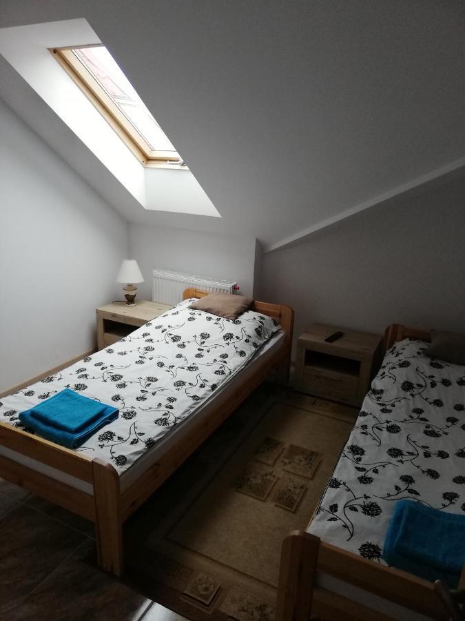 Potok 5 Hotel Zloczew Kültér fotó